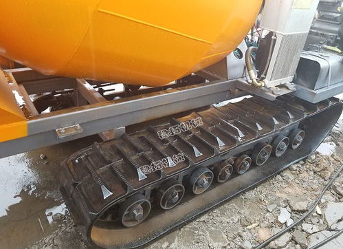 混凝土工程的關(guān)鍵設(shè)備 履帶混凝土車、移動式攪拌車、攪拌運(yùn)輸泵與混凝土切割技術(shù)